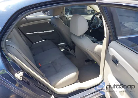 2011 Chevrolet Malibu Ls z USA, uszkodzony, nr VIN 1G1ZB5E13BF270204